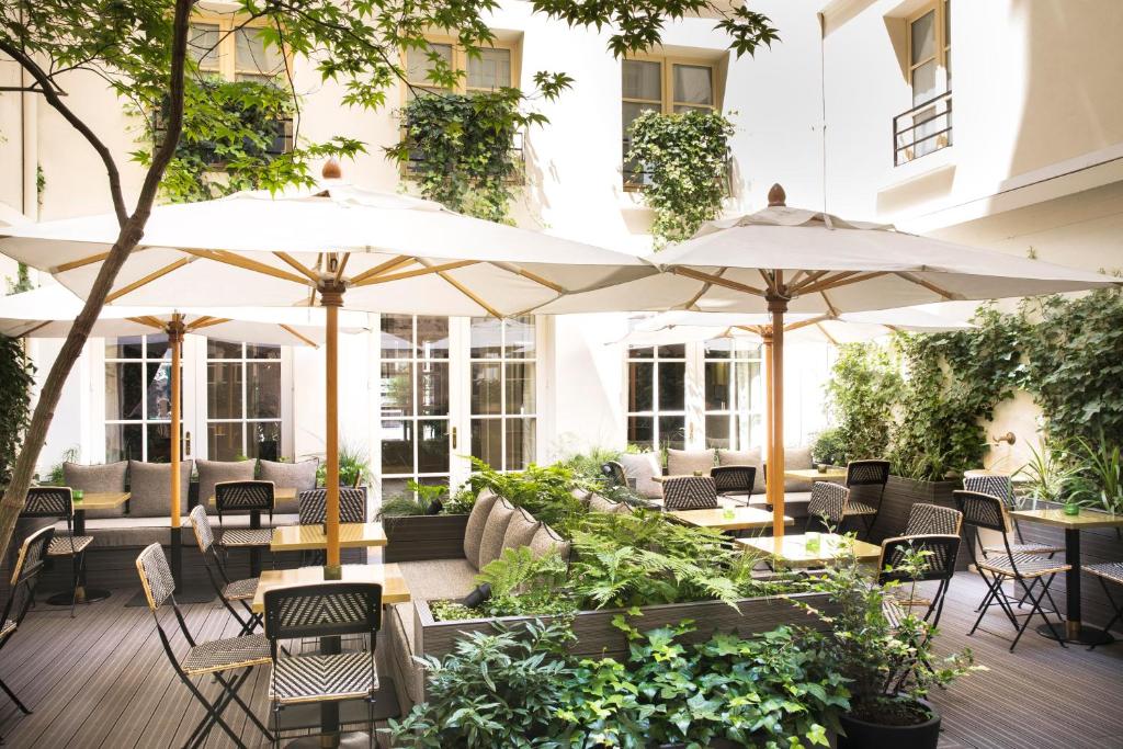 hotel-d-aubusson-5-sterren-hotel-parijs-7 hotel d aubusson 5 sterren hotel parijs terras